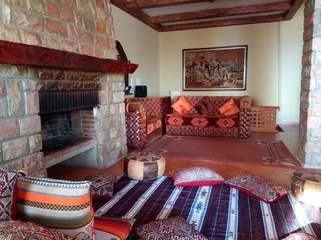 Atlas House Hotel Ifrane Buitenkant foto